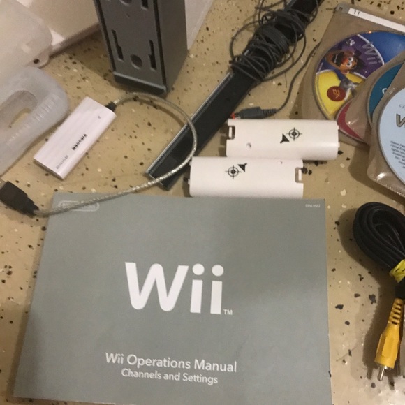 Wii - Picture 3 of 8